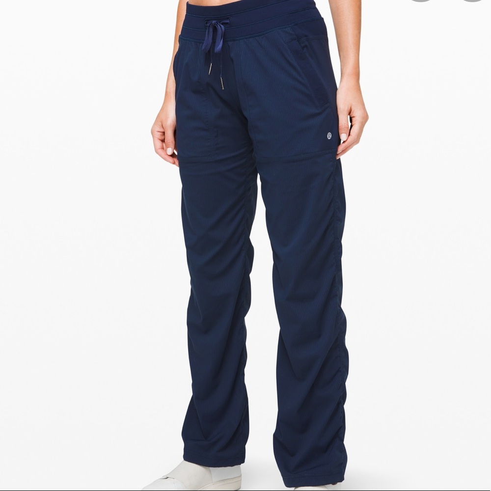 Lululemon dance studio crop- unlined, size 6